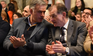 Guido Manini Ríos durante una rueda de prensa en el Palacio Legislativo.