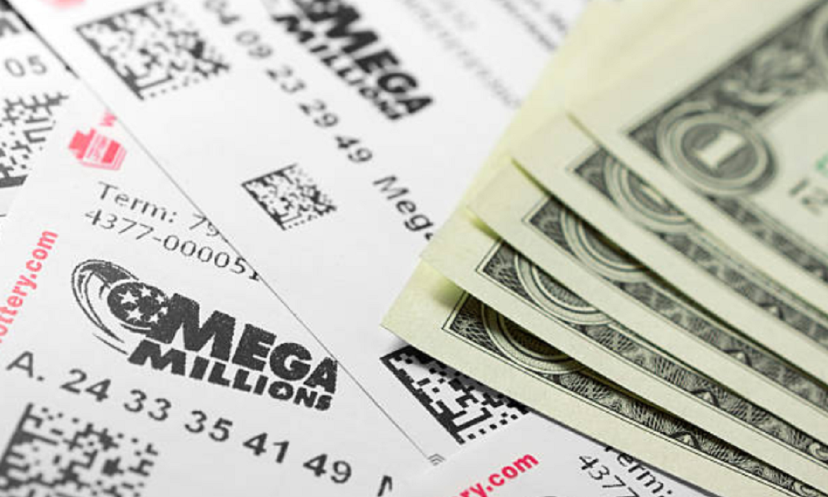 Tique oficial impreso de la lotería Mega Millions de Estados Unidos.