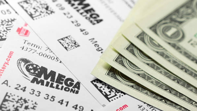 Tique oficial impreso de la lotería Mega Millions de Estados Unidos.
