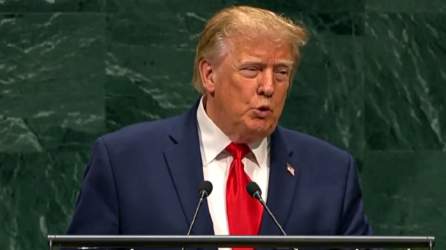 Donald Trump haciendo uso de la palabra en el podio de la Asamblea General de la ONU.