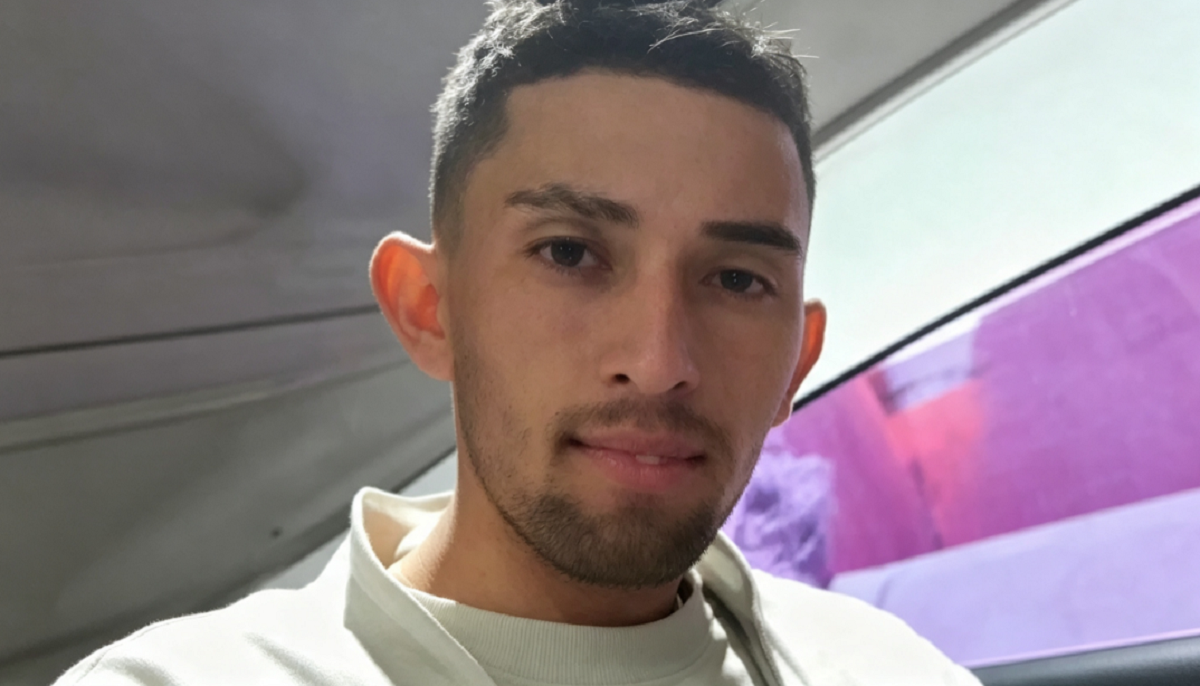 Retrato de Ariel Álvarez, joven de 29 años víctima de homicidio en Montevideo.