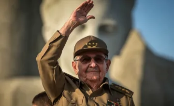 Raúl Castro en un acto oficial de la Dirección de Seguridad Personal en La Habana.