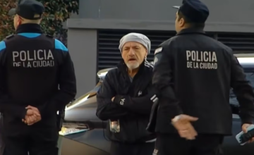 Vehículo de Gustavo Sofovich y la moto involucrada en el siniestro vial en Buenos Aires.
