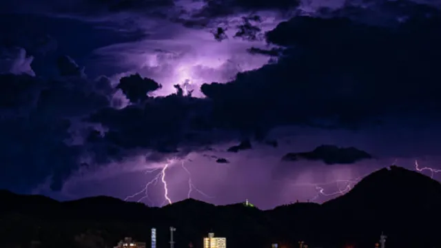 Modelo de viento y baja presión atmosférica afectando la región norte de Uruguay.