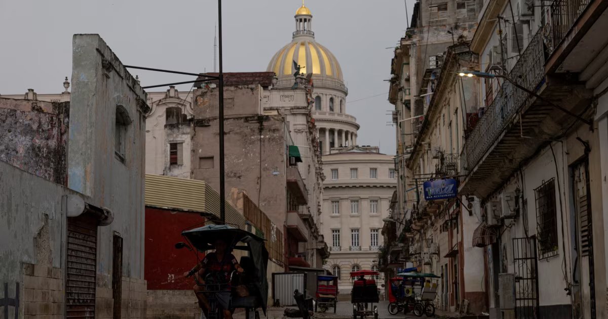 Economistas cubanos debaten entre reformas socialistas o cambio de sistema