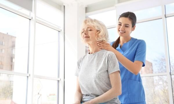 Menos del 50% de las facultades de Medicina en España ofrecen formación obligatoria en cuidados paliativos