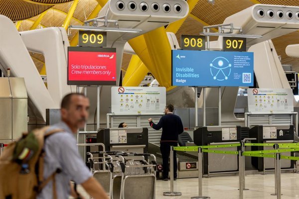 Iberia solicita a Interior activar nuevos controles de pasaportes en Barajas para mejorar conexiones de vuelos