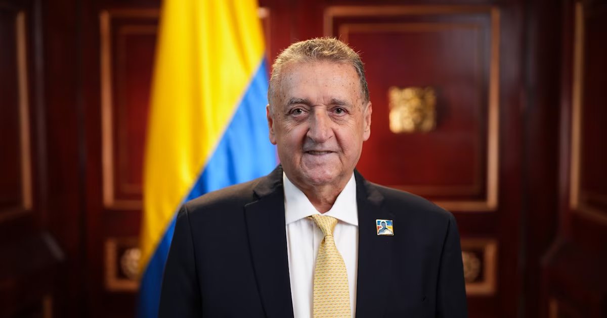 Diputado propuso recortar $45 billones en gasto y ajustar impuestos