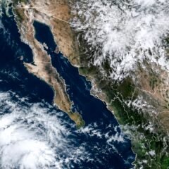 Alerta por frente frío y temporal: lluvias, aguanieve y olas en México