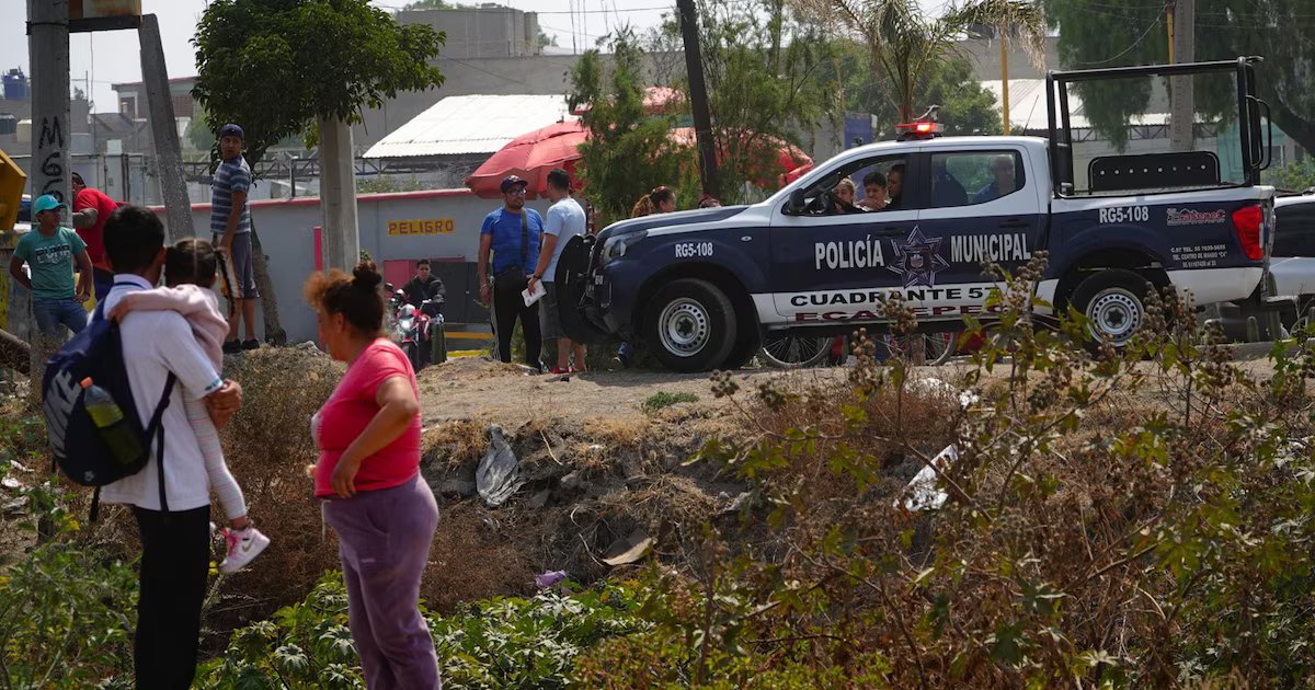 Ola de violencia en Ecatepec deja dos hombres heridos tras ser alcanzados por disparos mientras viajaban en su vehículo