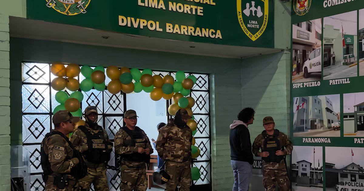 Arrestan a dos policías por venta de pistola robada a suboficial en Barranca