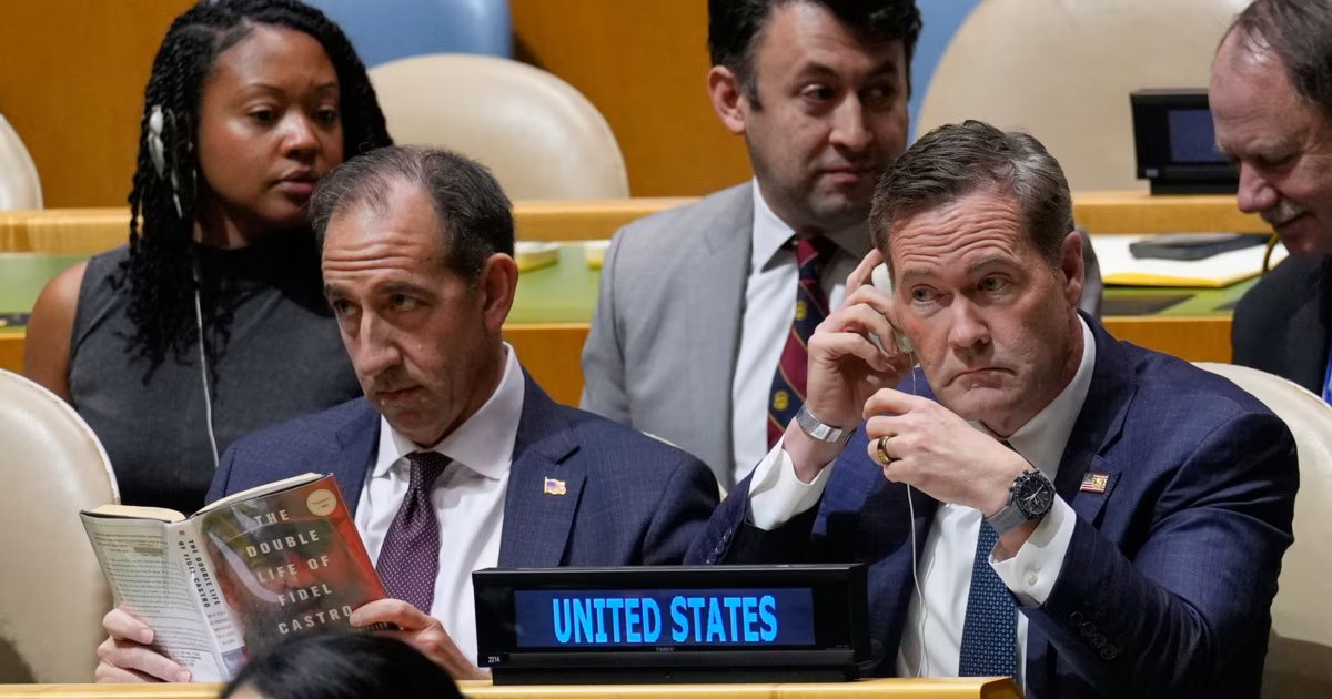Diplomático estadounidense afirma que 67 años de comunismo han sido un grave error en respuesta a provocación de Cuba