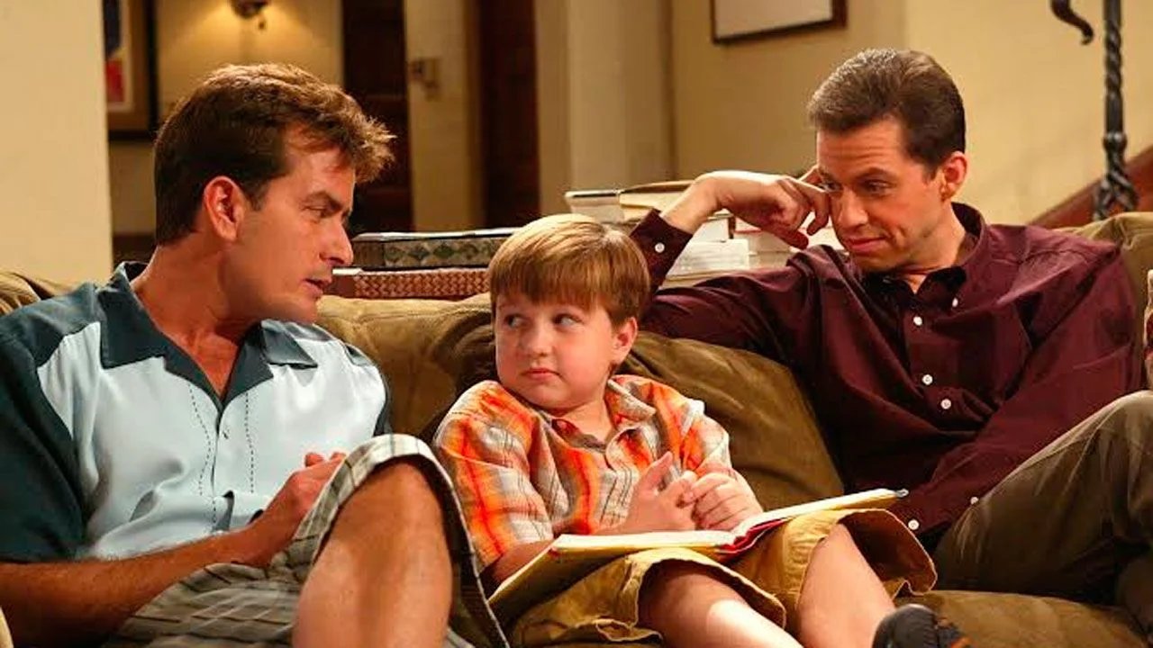 Charlie Sheen iba a ser sustituido por otro actor en «Dos hombres y medio»