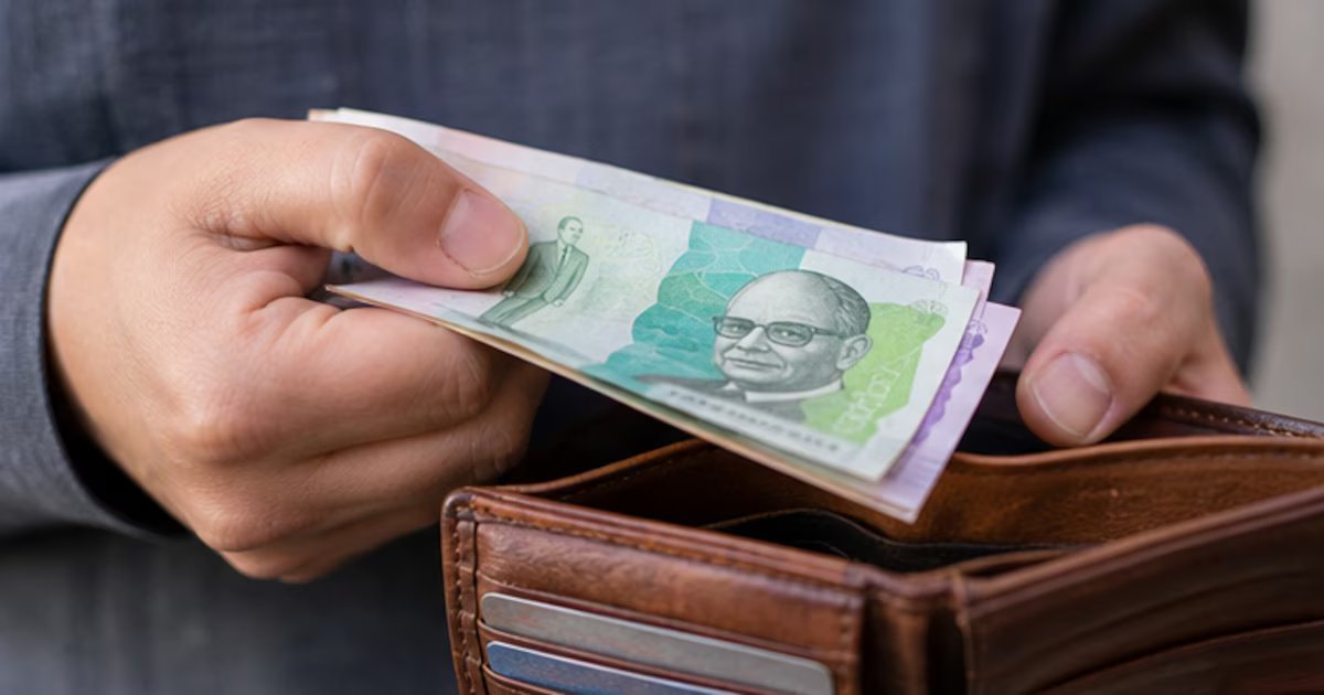 Propuesta de salario mínimo en 2027 con aumento de dos dígitos genera debate entre sindicatos y especialistas