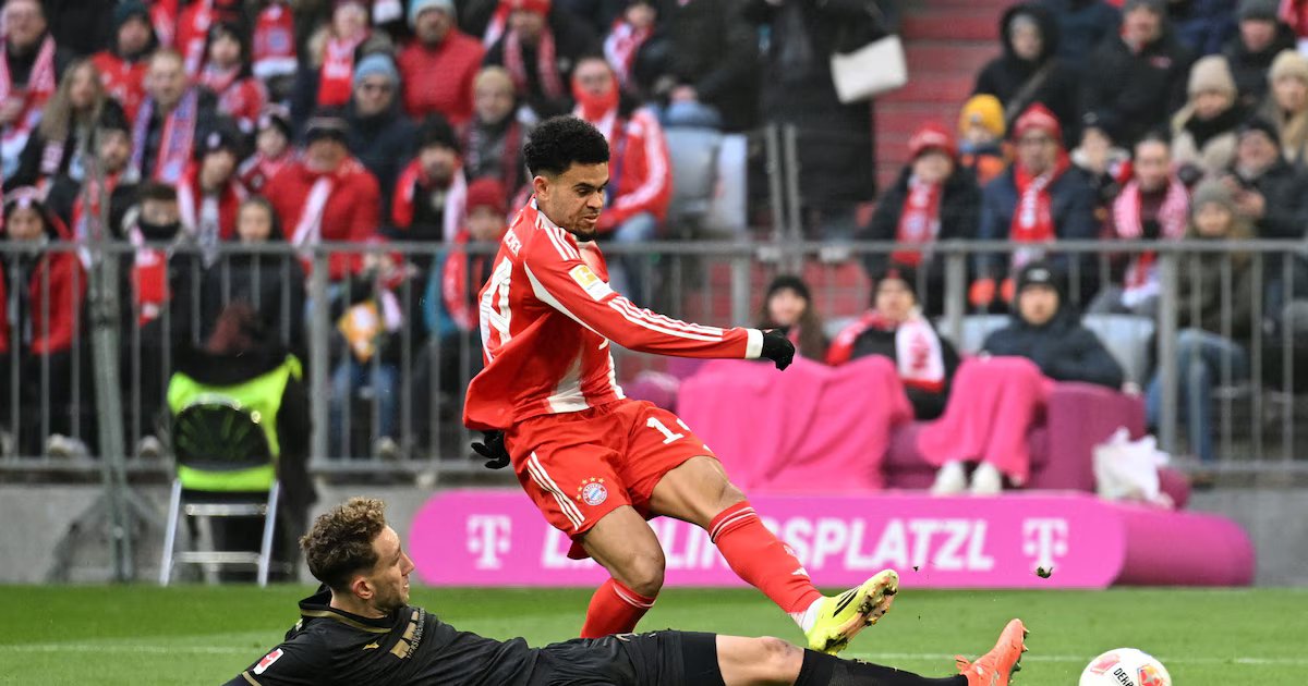 Siga el partido de Luis Díaz: Augsburgo vs Bayern Múnich en vivo