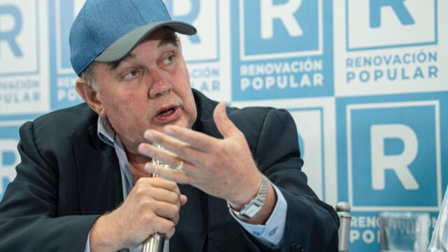Las autoridades Electorales y el partido de López Aliaga enfrentan una demanda que cuestiona la legalidad de su candidatura por reelección inmediata en el contexto de un proceso.