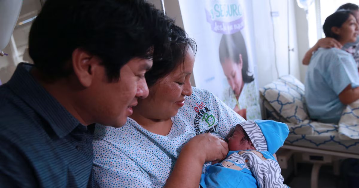 Proponen extender la licencia de paternidad a un mes en determinadas situaciones