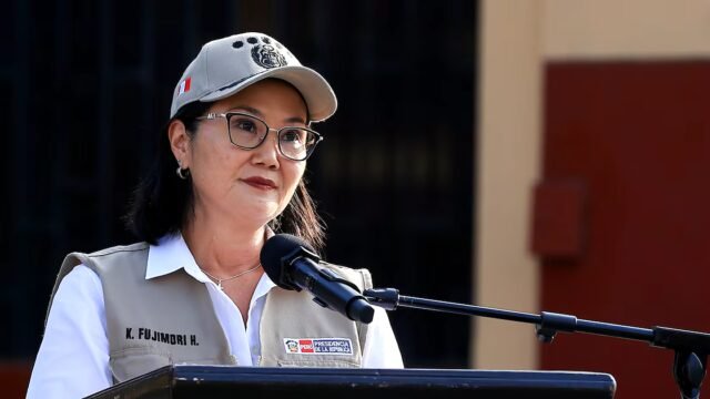 Martha Moyano, senadora peruana, defiende el autoritarismo en ciertos contextos
