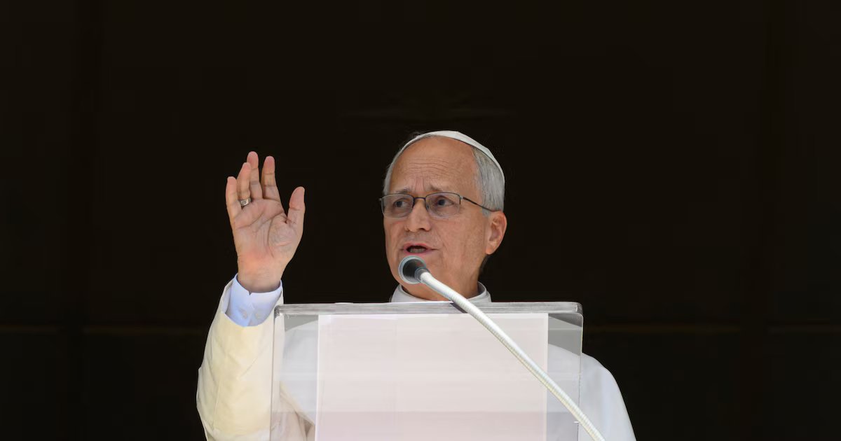 Cardenal Carlos Castillo envía mensaje de apoyo al Papa León XIV antes de su cirugía