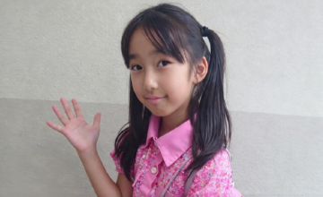 Retrato de la pequeña artista japonesa Hirata Runa.