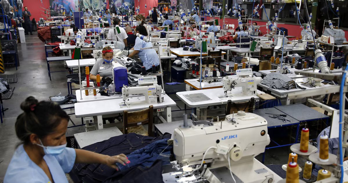 Empresas colombianas enfrentan desafíos en nóminas por reducción laboral semanal