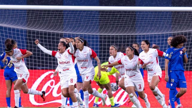 Gustavo Puerta colombiano lideró victoria del Olympiacos en la Copa de Grecia