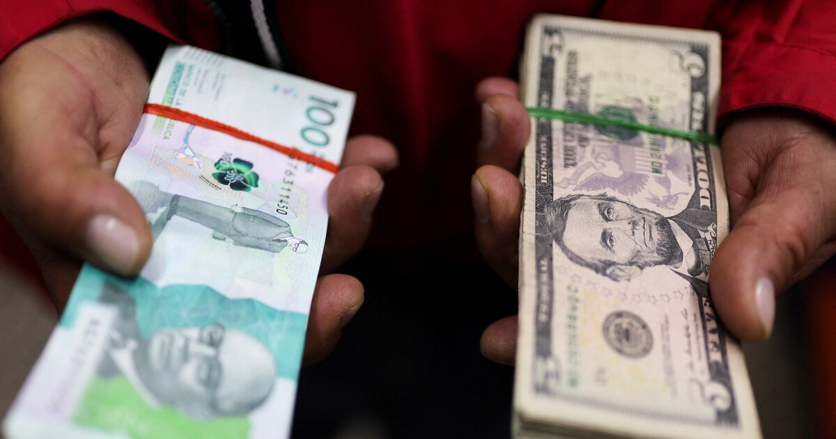 Dólar inicia en 3.175,03 pesos, bajando casi diez por abajo de TRM