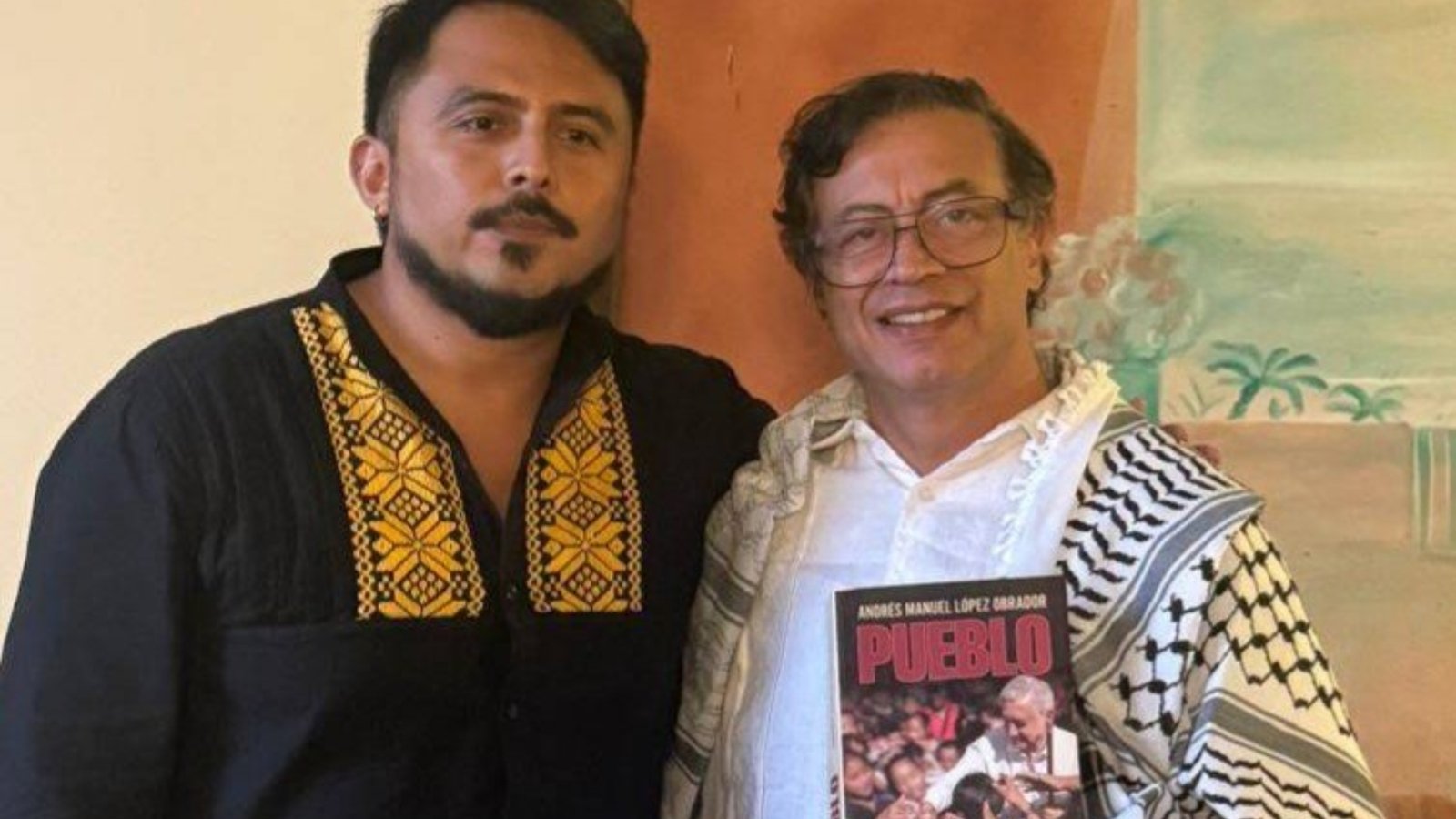 El presidente electo de México lanzó su nuevo Libro como parte de una estrategia de comunicación que vincula el poder con la participación del Pueblo en la democracia.