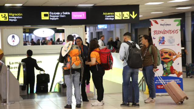Vista general del movimiento de pasajeros en las instalaciones del Aeropuerto Internacional de Tocumen.