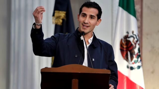 Sheinbaum promete abordar desabasto de medicinas en Ciudad del Carmen