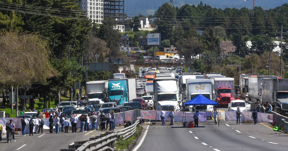 Bloqueos y manifestaciones causan tráfico en Paseo de la Reforma hoy