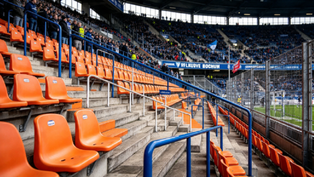 Estructura de la tribuna temblando durante un partido del fútbol de Brasil.