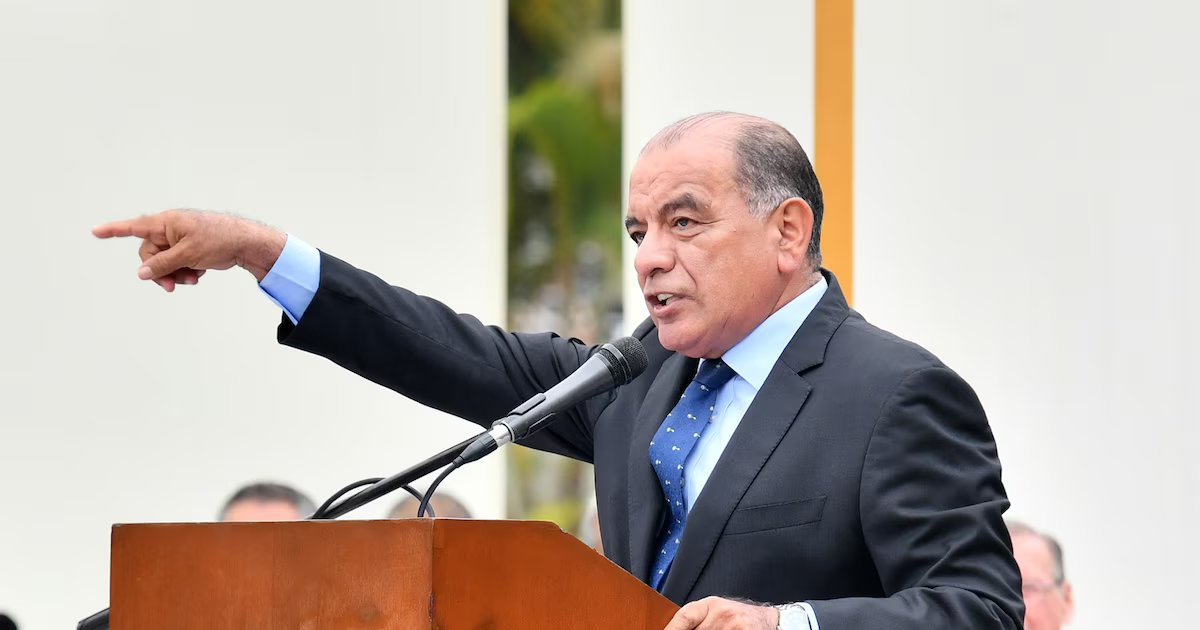 Ministro del Interior afirma que policías implicados en delitos enfrentarán expulsión y sanciones debido al daño a la imagen institucional
