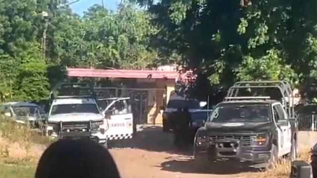 Conducir tractor provoca destrucción de calabaza gigante en evento otoñal de Nuevo León