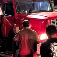 Dos adolescentes fallecen tras caer de moto eléctrica y ser atropelladas