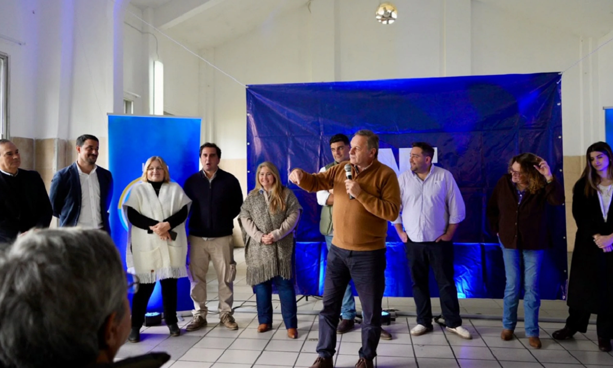 Pedro Jisdonian haciendo uso de la palabra durante la presentación de la lista 2020 de Aire Fresco.