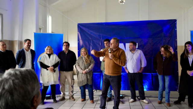 Pedro Jisdonian haciendo uso de la palabra durante la presentación de la lista 2020 de Aire Fresco.