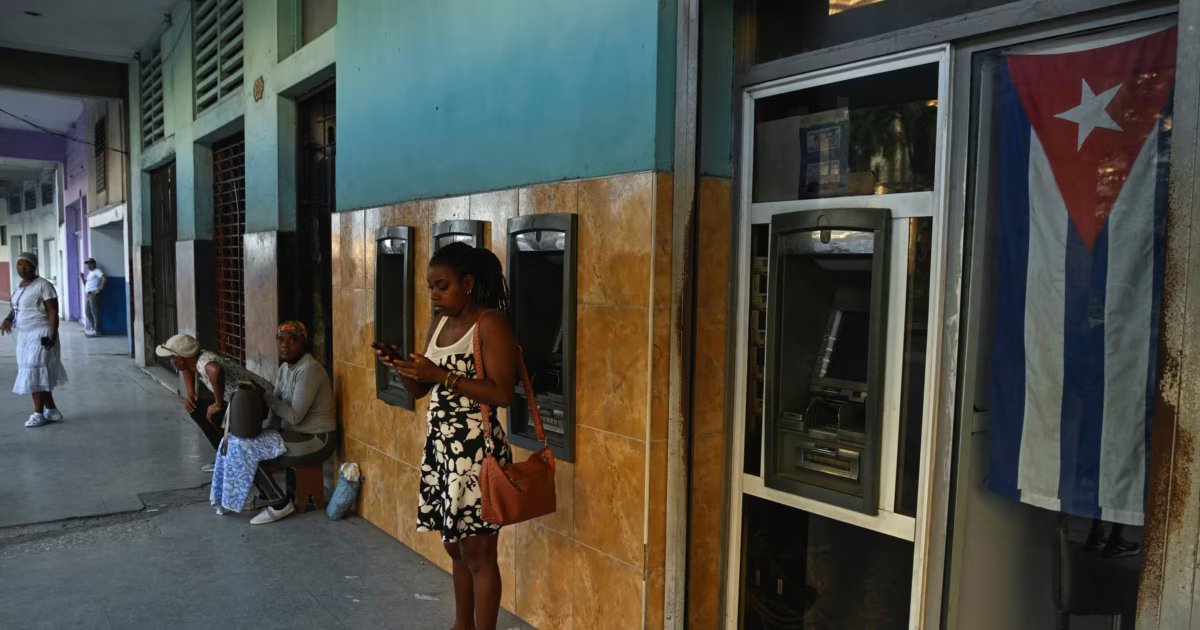 Expertos afirman que las reformas bancarias ofrecerían mínimos beneficios a los cubanos
