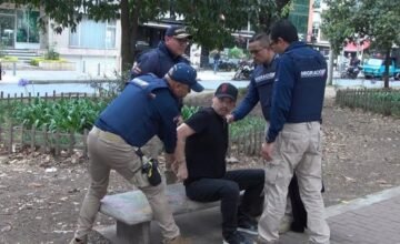 Un ciudadano ruso fue detenido en Colombia por supuestos vínculos con actividades de espionaje y financiamiento de vandálicos durante paros sociales, según informes de.