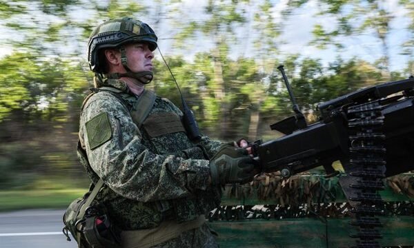 El conflicto en Ucrania continúa expandiéndose con operaciones militares en regiones clave del noreste, donde las fuerzas rusas han consolidado presencia tras meses de.