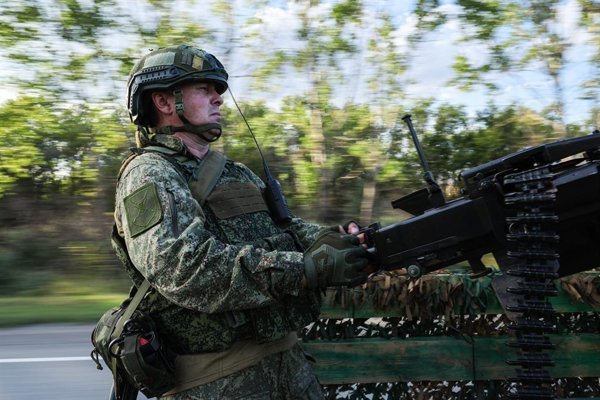 El conflicto en Ucrania continúa expandiéndose con operaciones militares en regiones clave del noreste, donde las fuerzas rusas han consolidado presencia tras meses de.