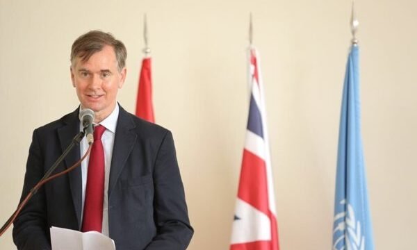 El gobierno iraní ha expresado su rechazo a declaraciones del primer ministro británico sobre posibles vínculos entre Irán y un incidente cerca de una base militar en Inglaterra.