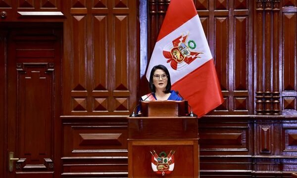 El Perú aprueba una medida que permite al Gobierno de Keiko Fujim