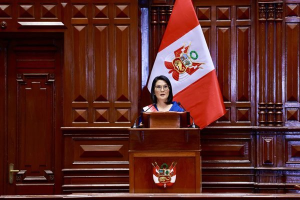 El Perú aprueba una medida que permite al Gobierno de Keiko Fujim