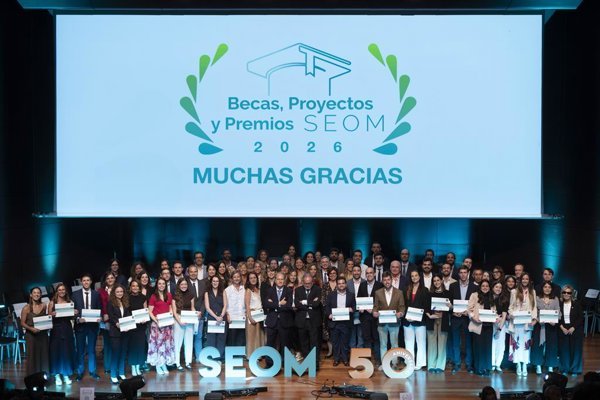 La Sociedad Española de Oncología médico ha impulsado una serie de iniciativas para fortalecer la investigación clínica y la formación de profesionales en el campo del cáncer, con.