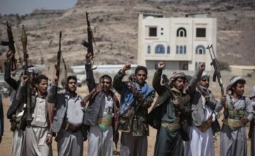 El gobierno yemení liderado por los hutíes rechaza las afirmaciones de Arabia Saudí sobre un presunto ataque en Medina, al tiempo que denuncia la política exterior del régimen.