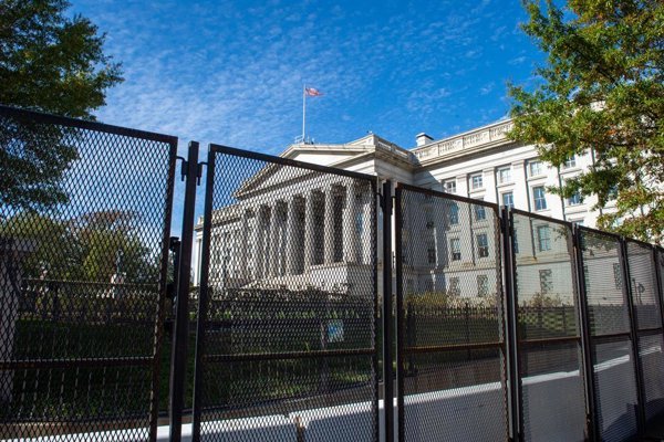 El gobierno de Estados Unidos intensifica su acción contra redes que permiten el financiamiento de grupos considerados terroristas en el mundo, con foco en mecanismos que operan.