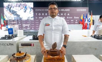 Un evento gastronómico Internacional en Alicante reúne a expertos en repostería de ocho países para evaluar innovaciones en la elaboración de tartas de chocolate.
