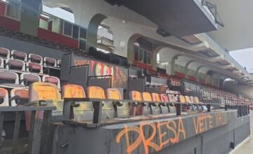 La Comunidad de Madrid suspendió la concesión del Estadio de Vallecas tras una auditoría que detectó problemas estructurales, lo que desencadenó una crisis de confianza entre el.