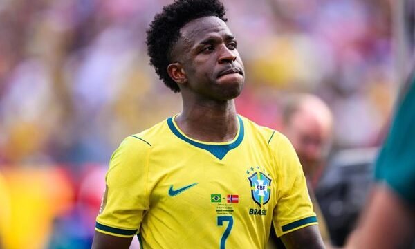 El partido entre Brasil y India se disputó en un escenario climático desafiante, con temperaturas elevadas y alta humedad que afectaron el rendimiento de los jugadores.